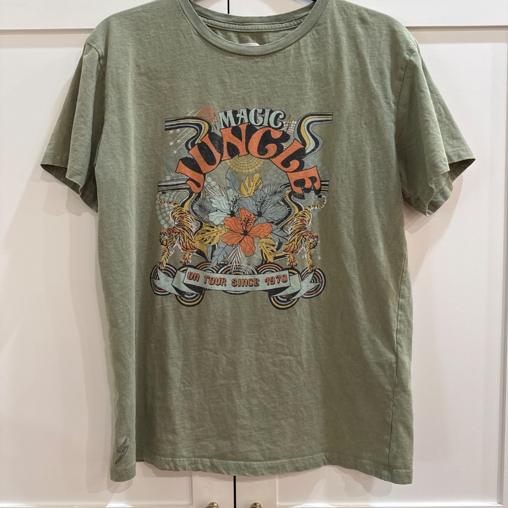 REIKO 
Magic Jungle T-shirt - Size Medium